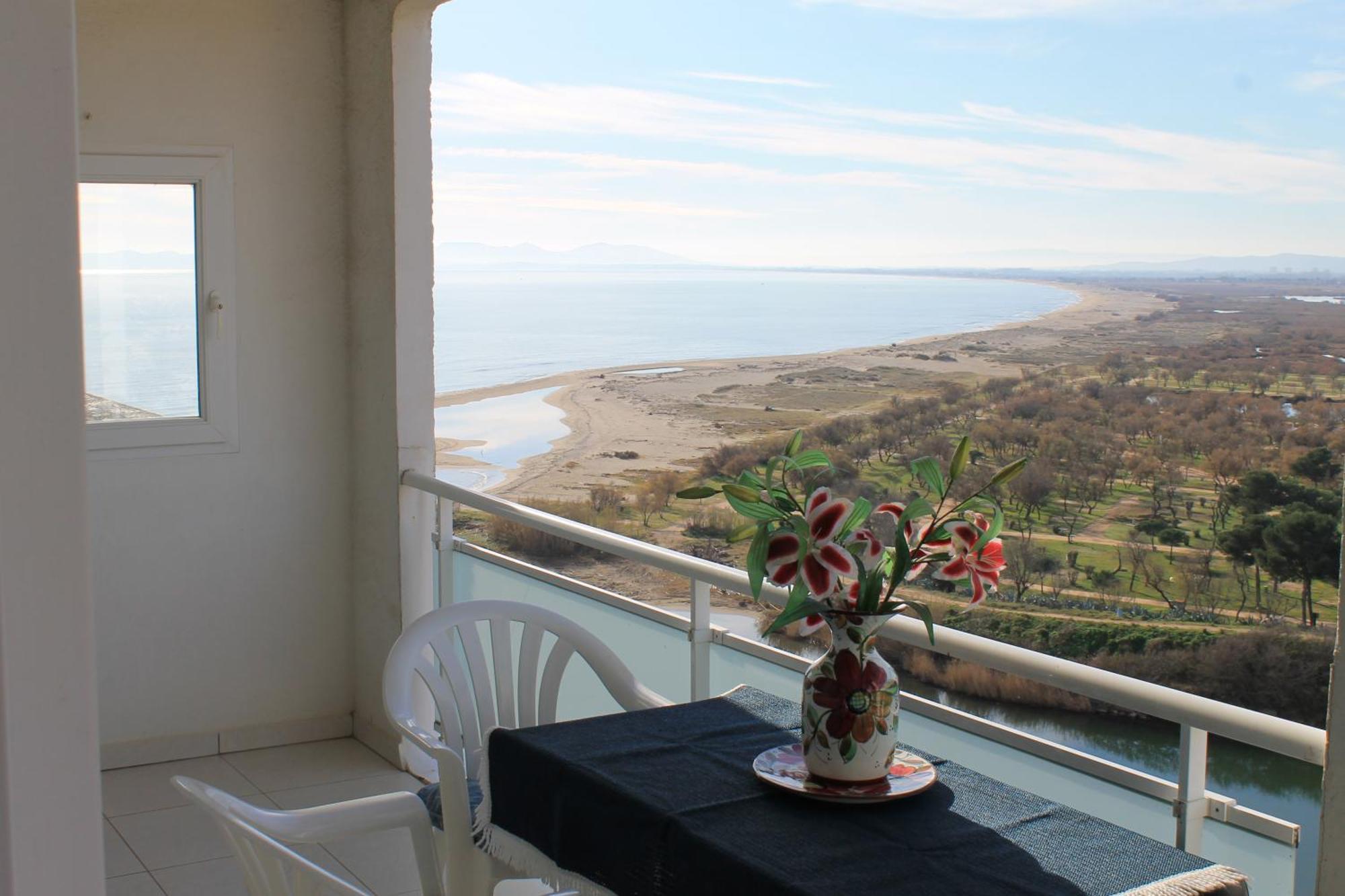 112-Apartamento soleado con vistas al mar Ampuriabrava Exterior foto